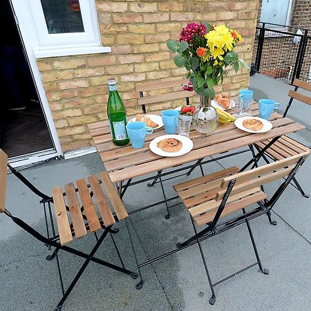 2 Bed Terraced Flat Piccadilly Line Apartment Londra Exterior foto