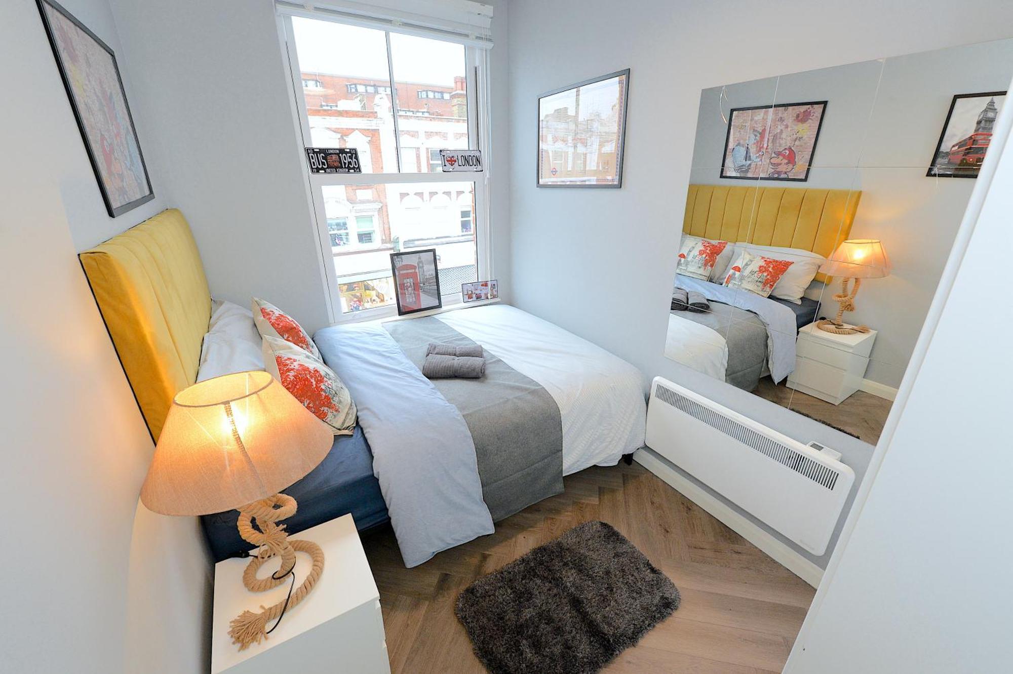 2 Bed Terraced Flat Piccadilly Line Apartment Londra Exterior foto